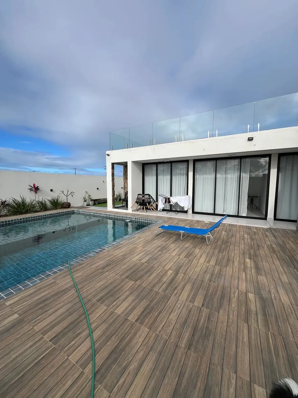Alugo Casa 5qts 5 suites no Cond. Alta vista