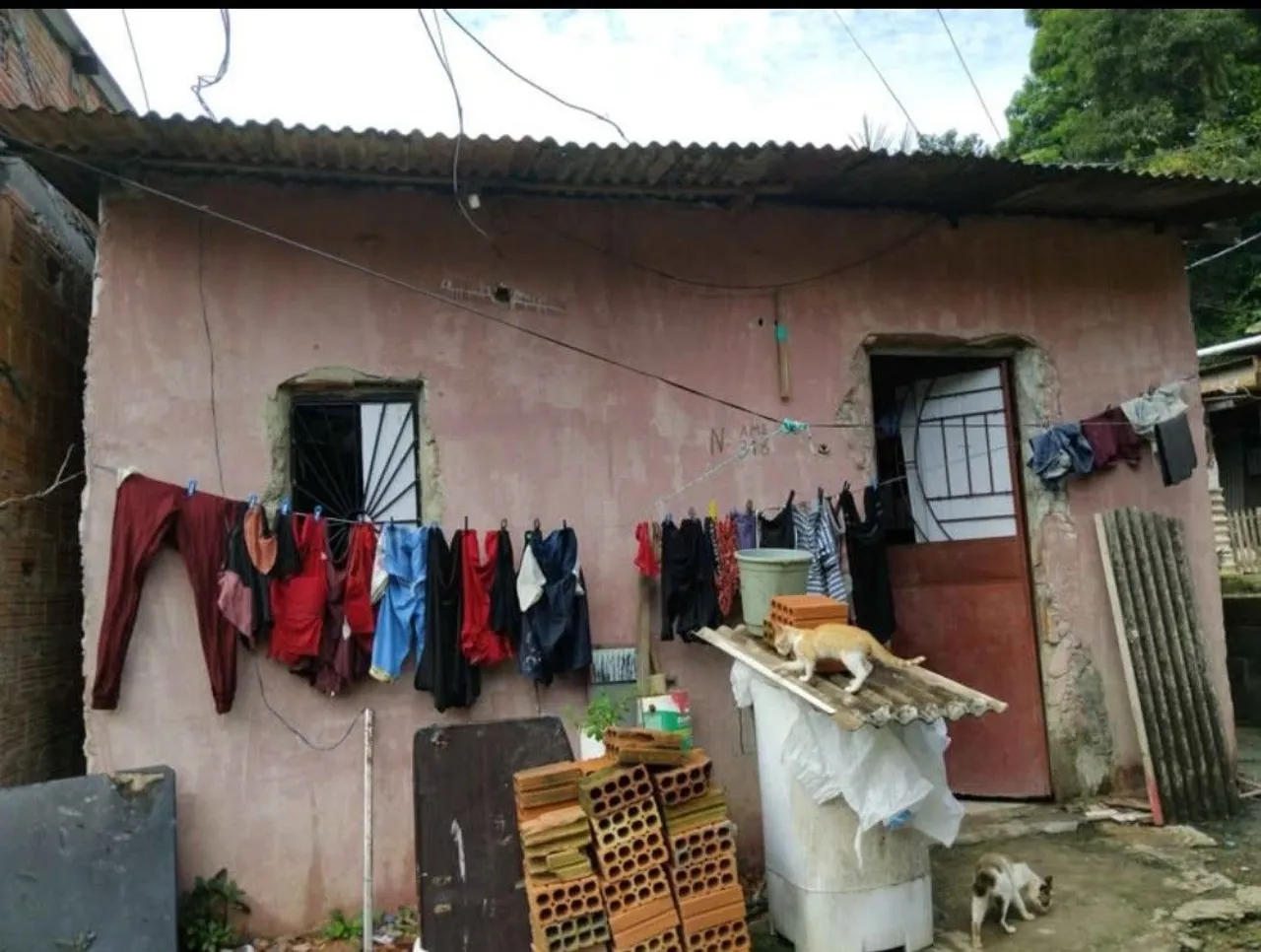 Vendo uma casa novo Israel fica próximo as escola Madalena e da praça 10