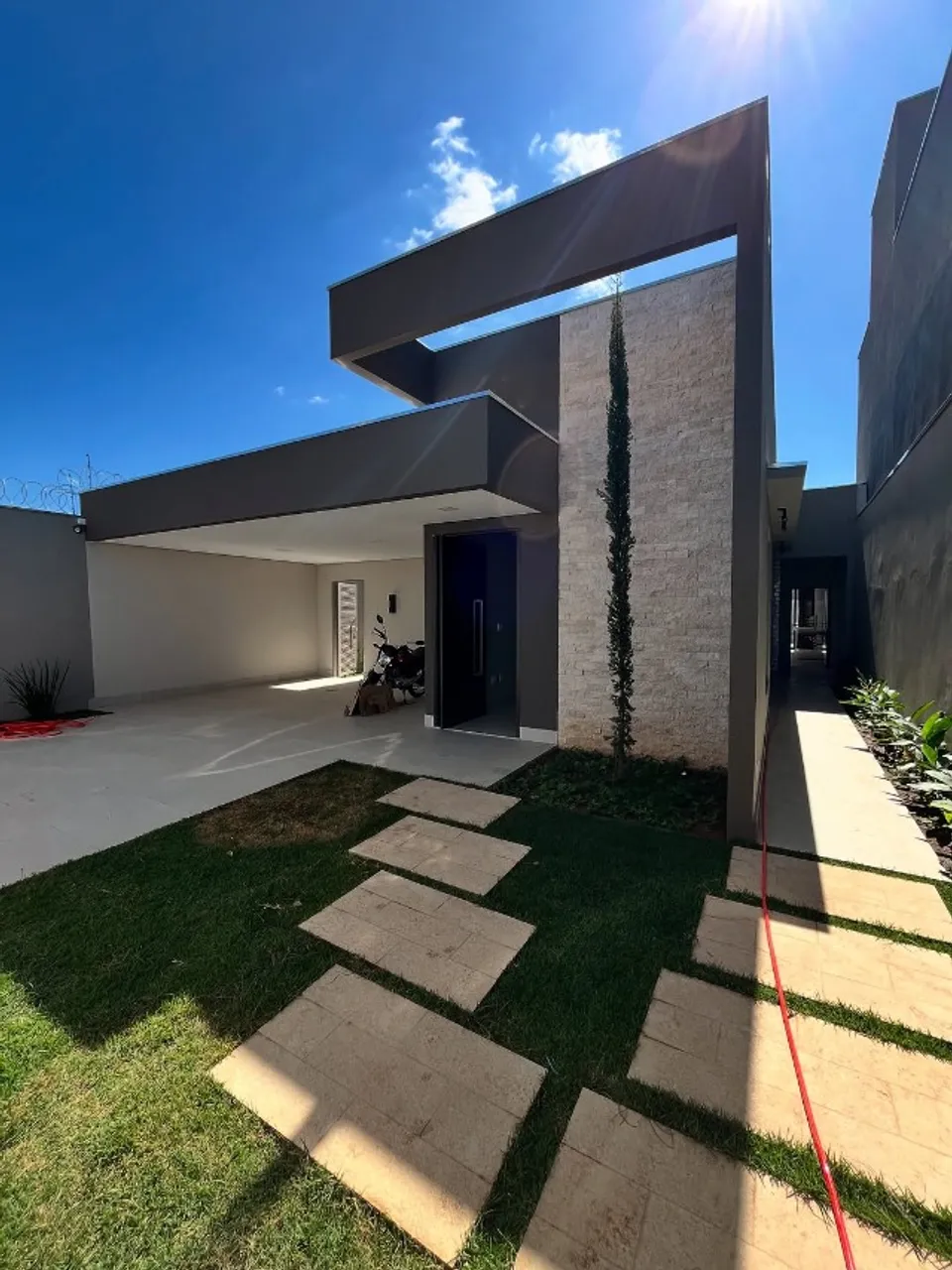 Casa com Piscina na Colônia Agrícola Samambaia - Oportunidade!