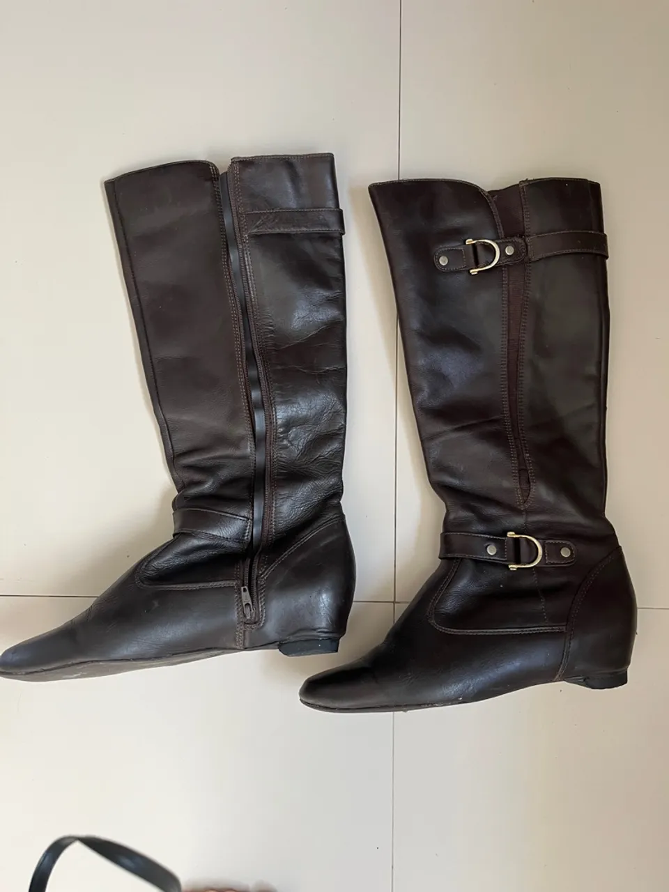 Bota marrom 37