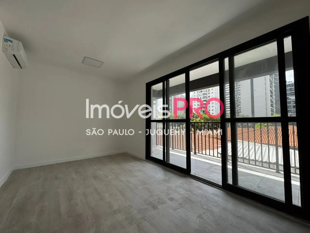 Sala Comercial com 31m² 01 banheiro - Pinheiros