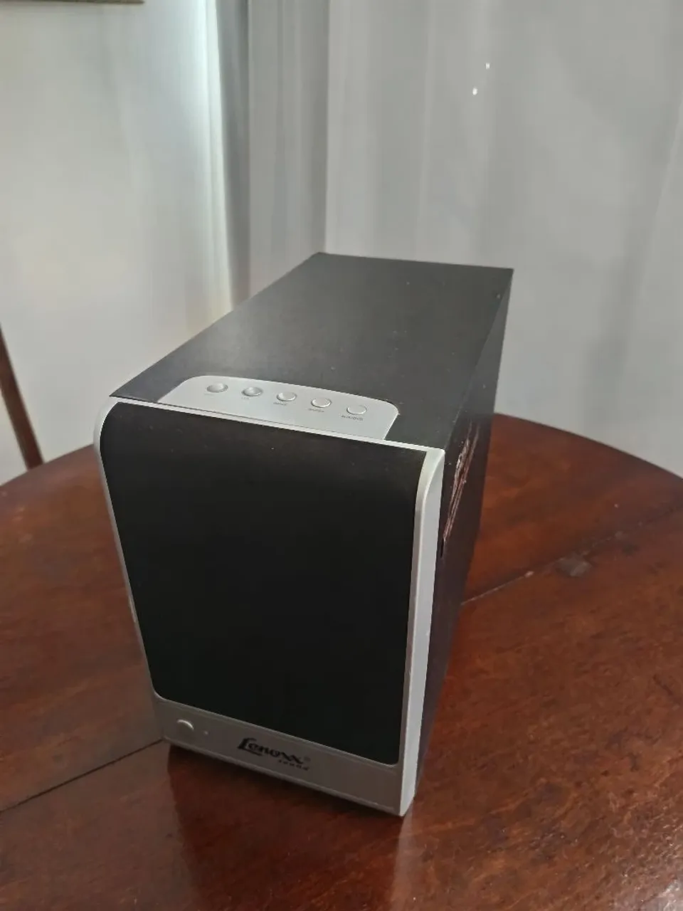 Caixa de Som Lenoxx com defeito