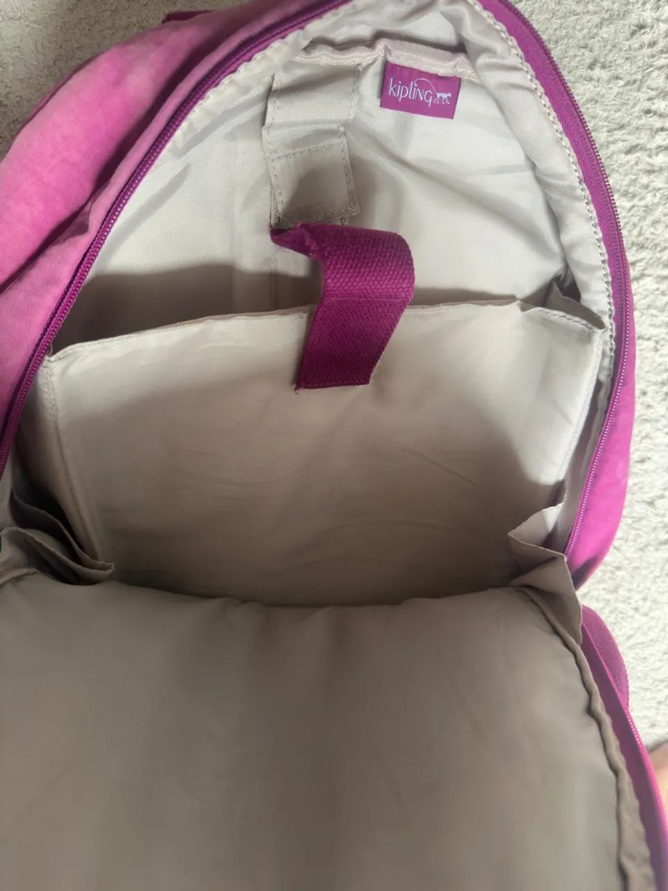 Mochila Kipling Original - Magenta - Com reforço para coluna - Foto 2