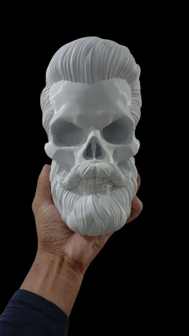Escultura de Caveira com Barba 
