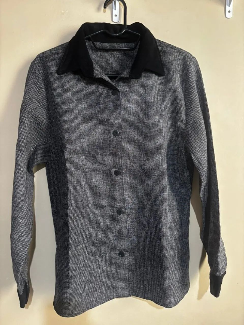 Camisa de botão preta