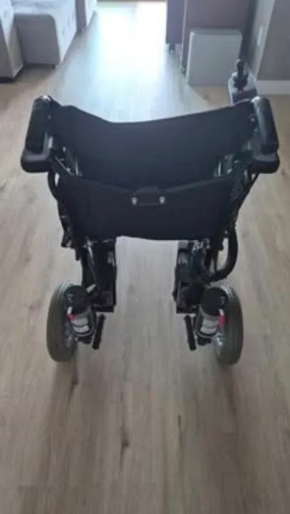 Cadeira de rodas elétrica  - Foto 2