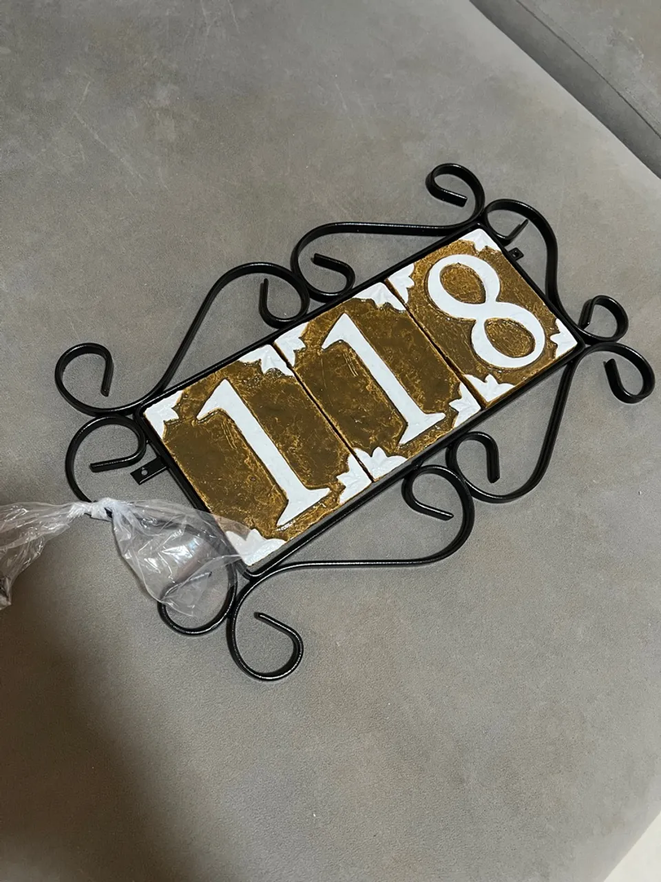 118 - Placa de número para casa com design elegante