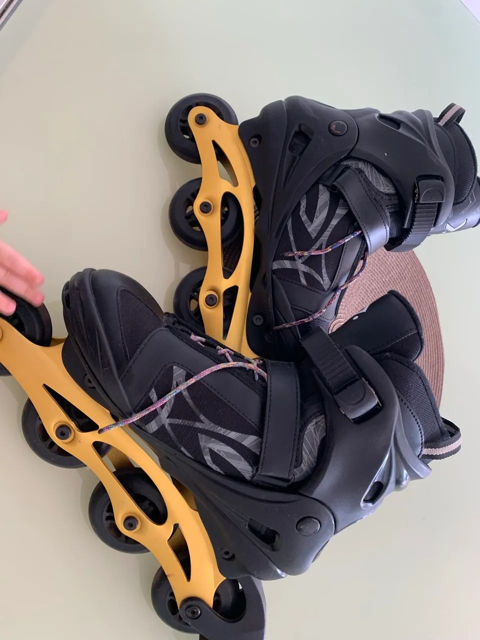 Patins Oxer preto e dourado  - Foto 3