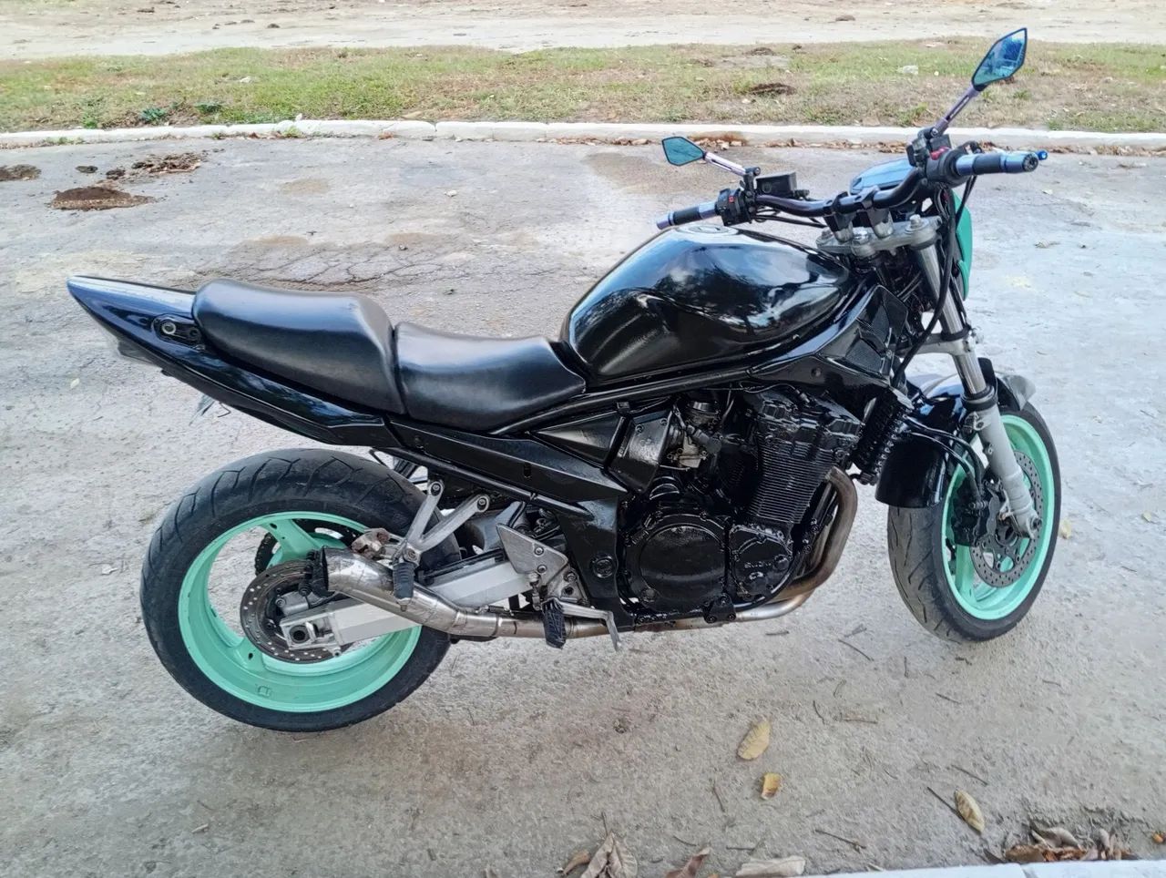 Vendo ou troco bandit 2007 carburada 