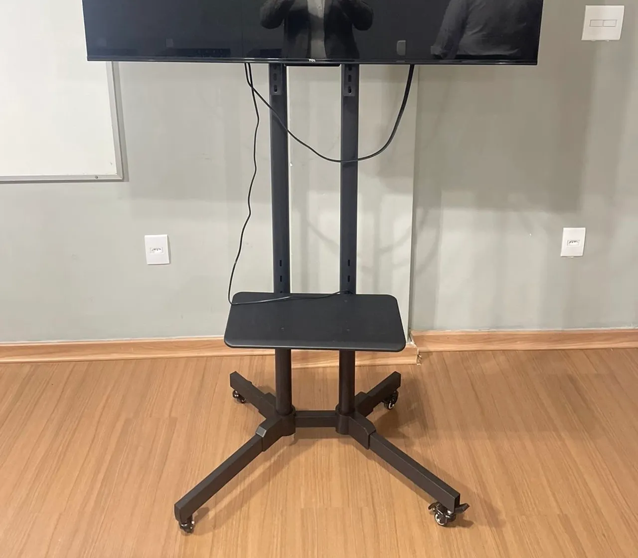 Suporte para TV com Rodízios