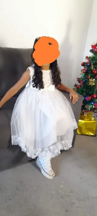Vestido branco de festa renda para menina