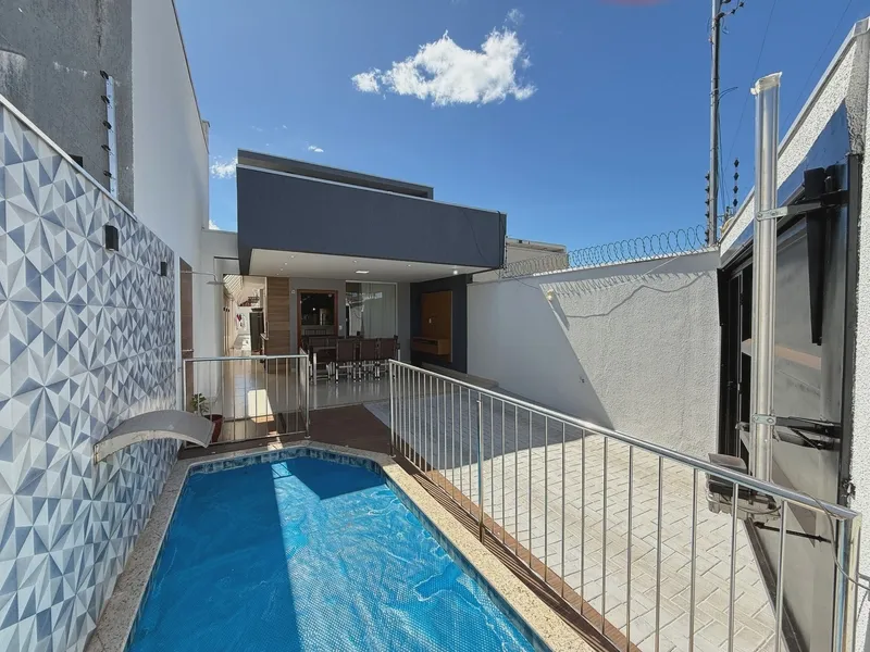 Casa com 3 Quartos para Venda na 407 Sul