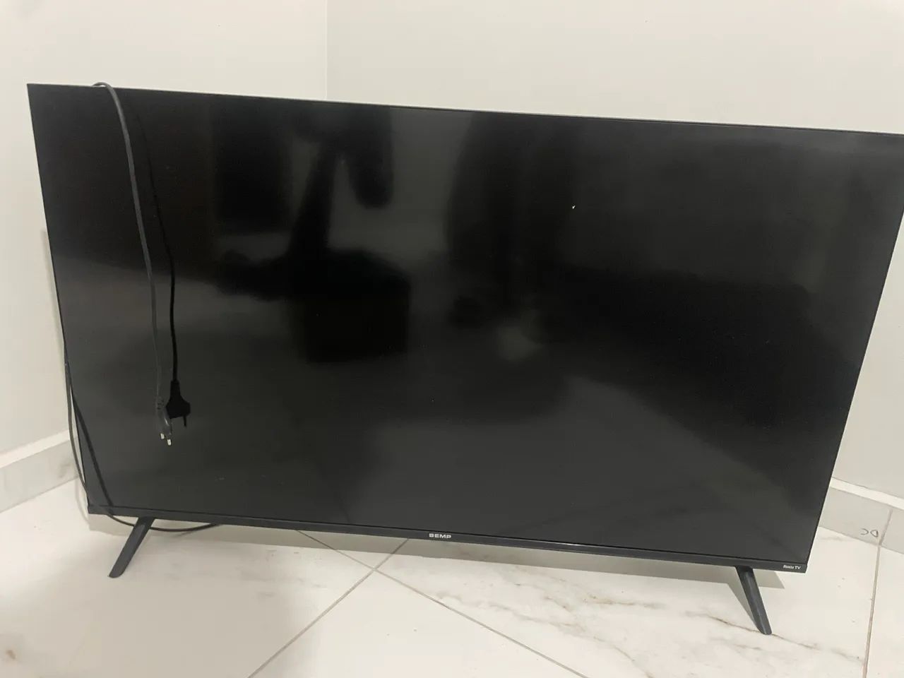 43-inch Semi-New TV, No Signs of Use, With Invoice64396662786946120
