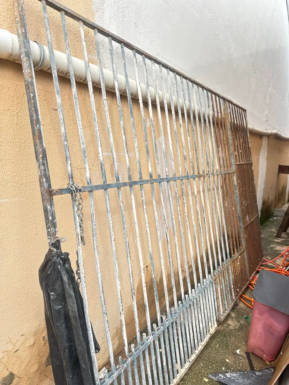 Vendo portão em ótimo estado  - Foto 5