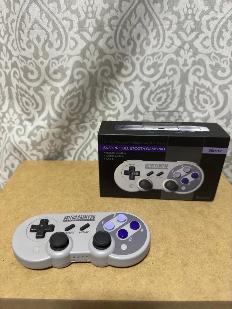 Controle 8Bitdo SN30 Pro Bluetooth para Nintendo Switch, PC, Android e iOS
