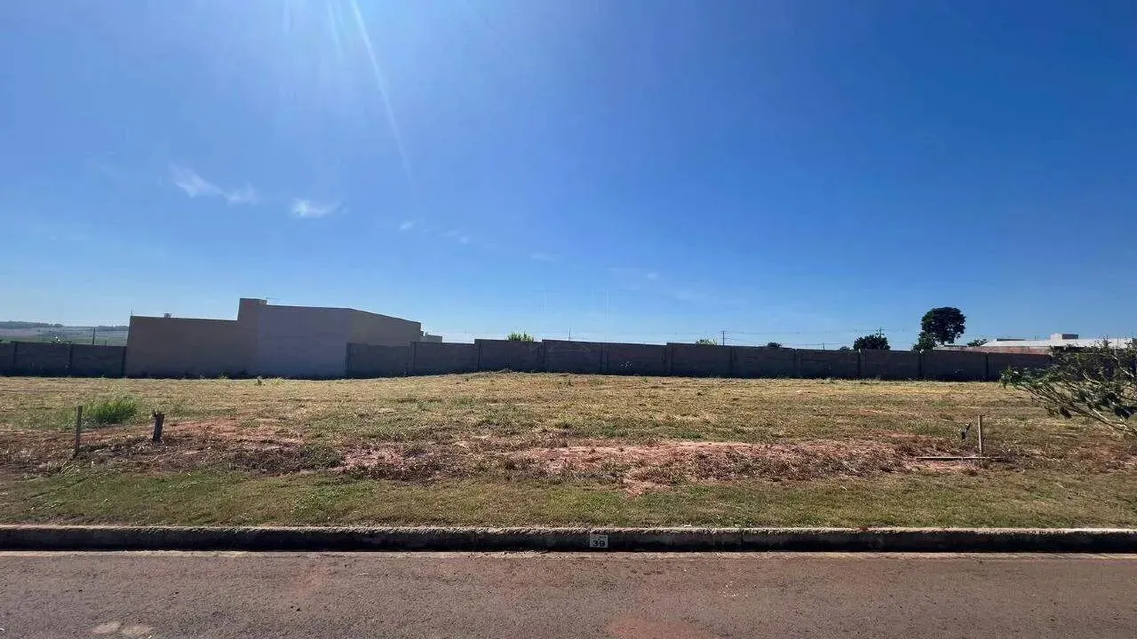 Terreno à venda em condomínio fechado, em Mandaguaçu-PR, por R$ 149.900,00
