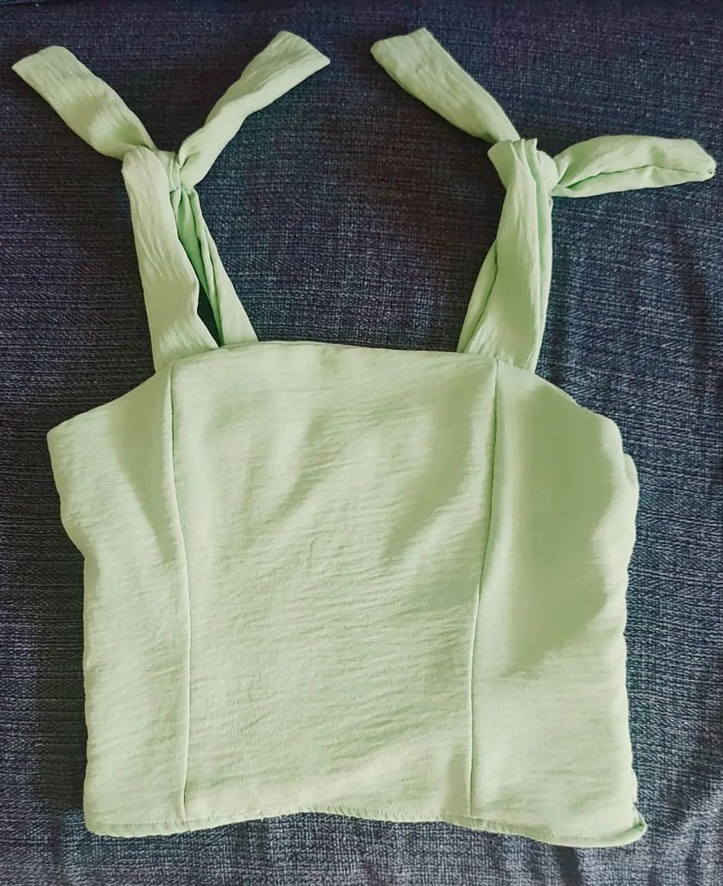 Lindo conjunto verde - Top e saia - Pouco usado