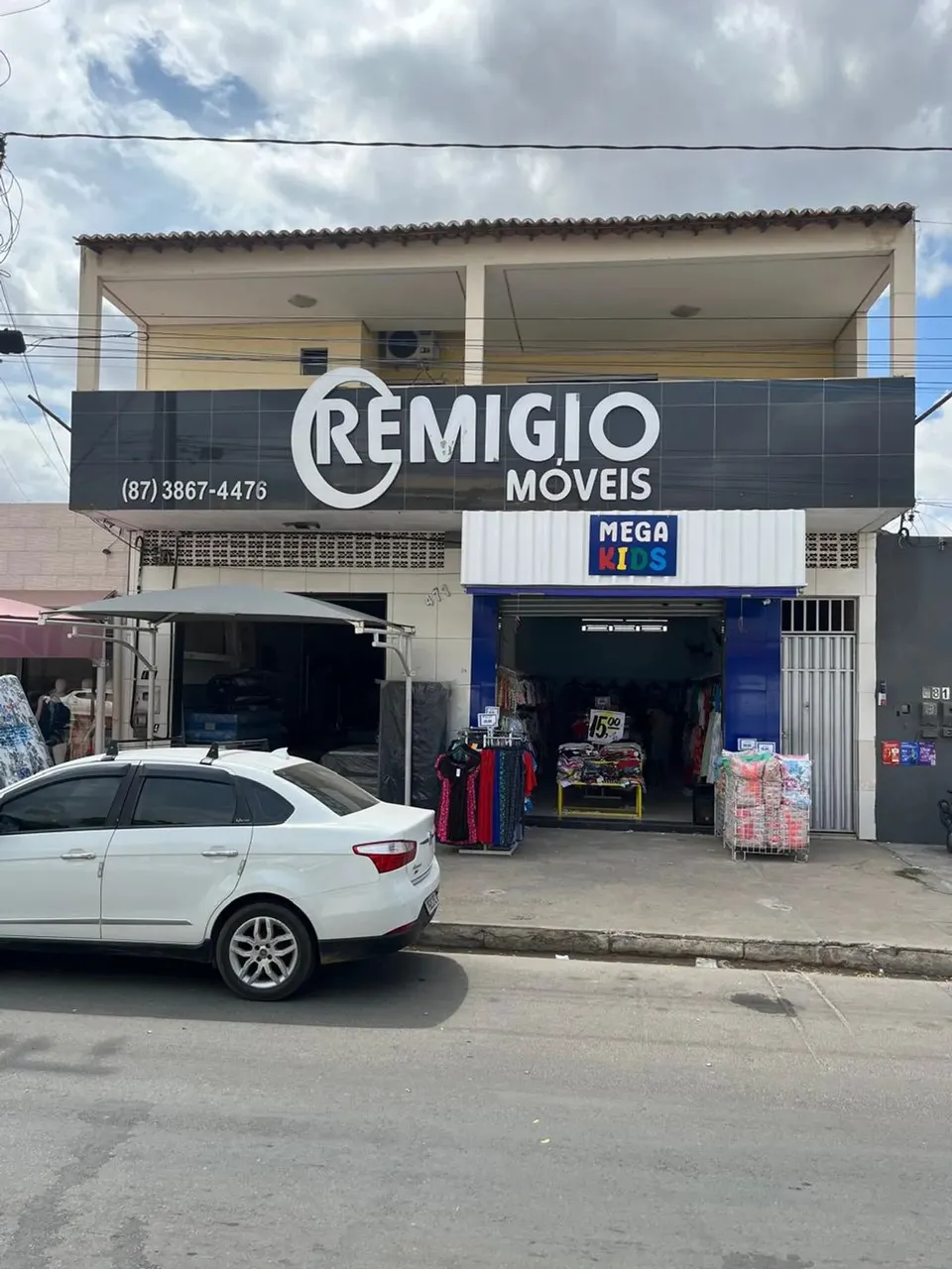 Ponto comercial com casa em cima para venda em São Gonçalo - Petrolina - PE