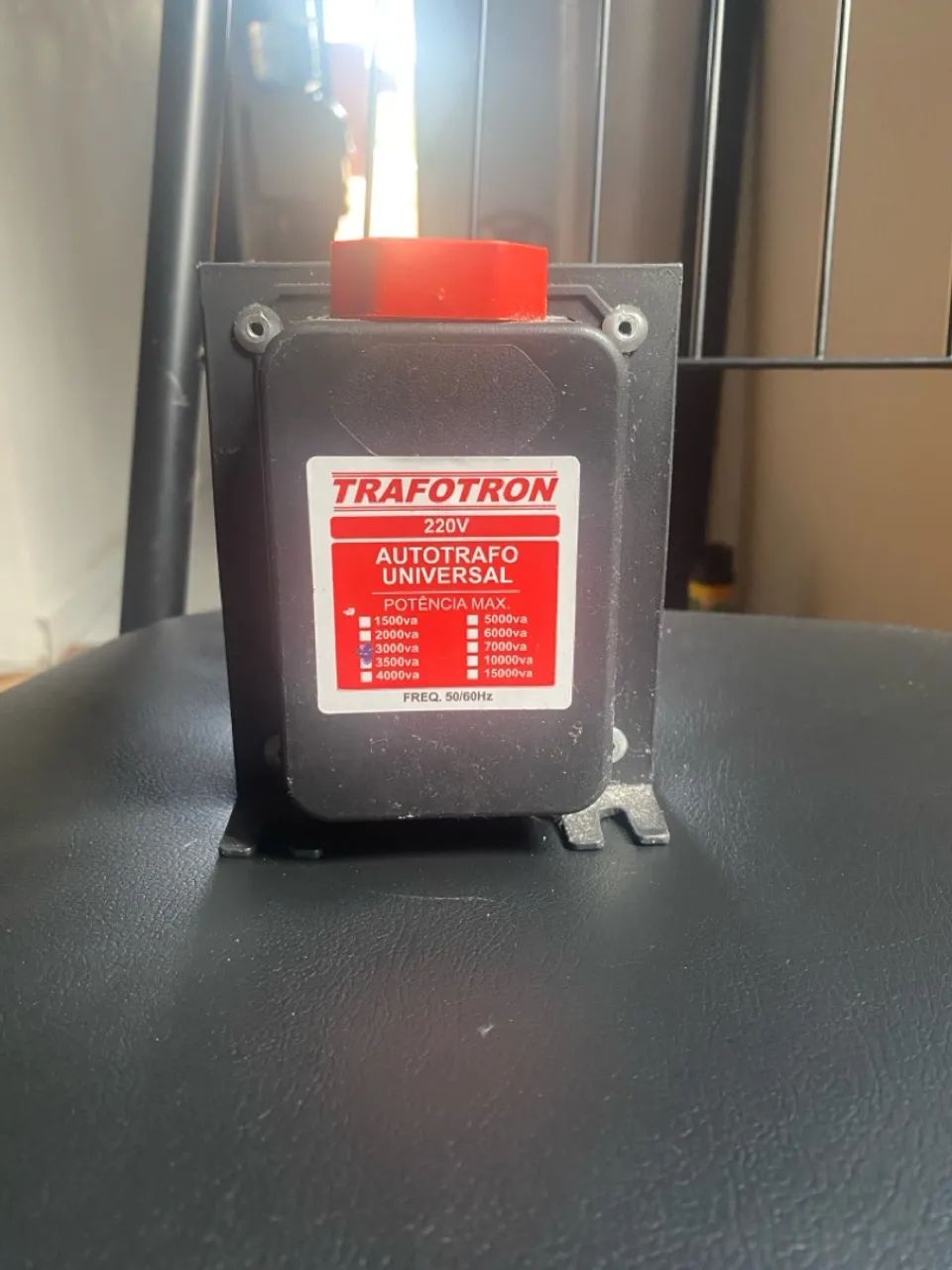 Autotransformador Universal TrafoTron 220V