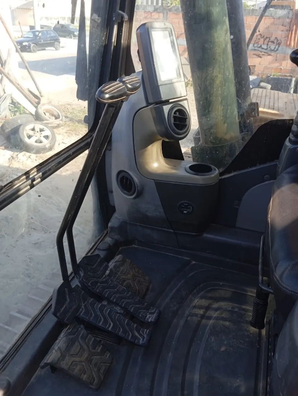 Escavadeira Caterpillar 320DL, ano 2012, Revisada  - Foto 8