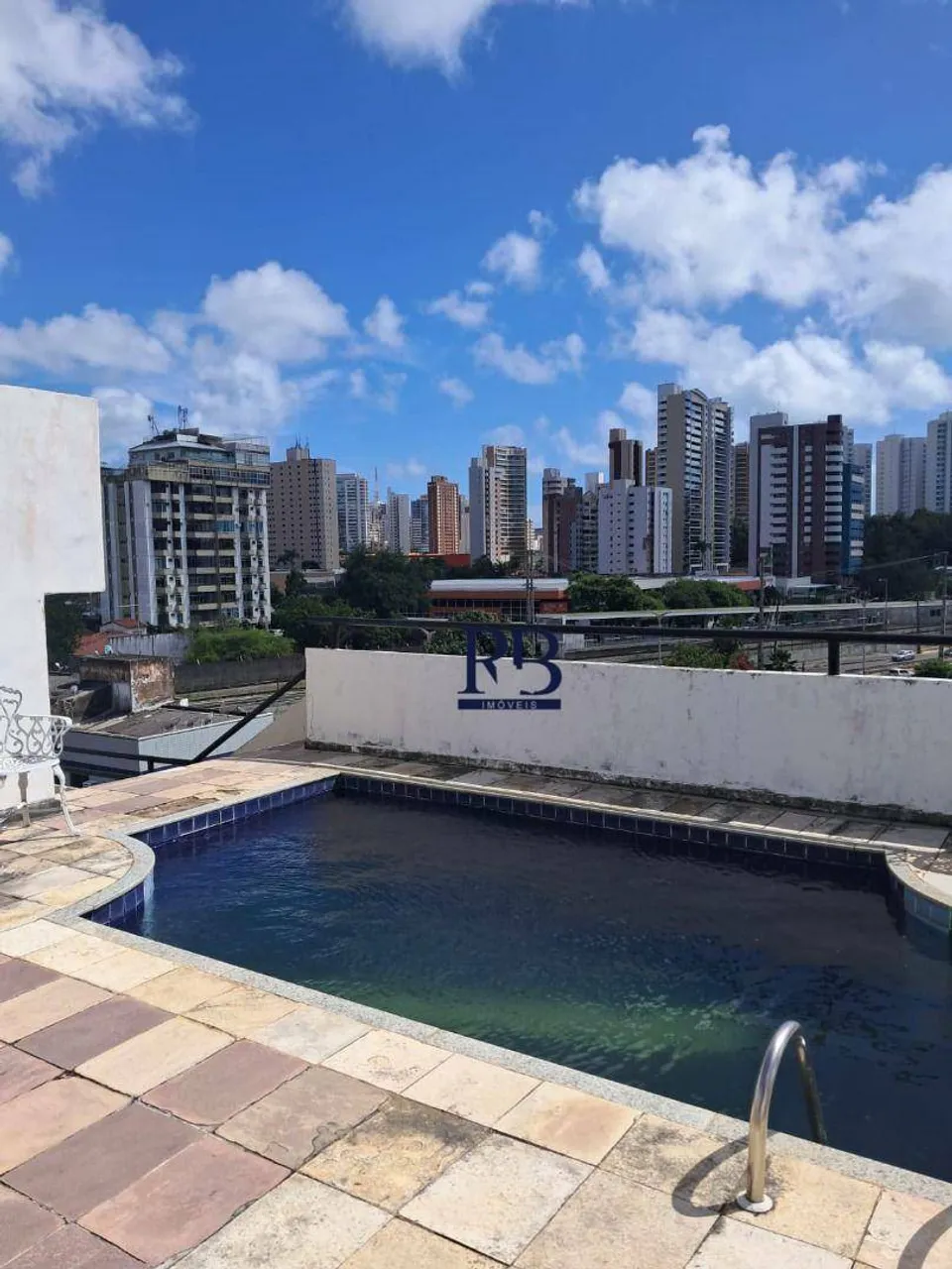 Cobertura com piscina