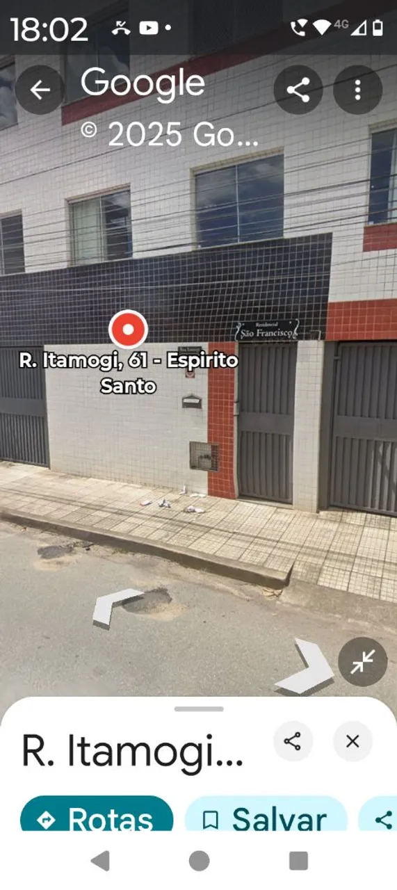 AP. 2 qtos, 1 banho, armários embutidos box bix e portas blindex.