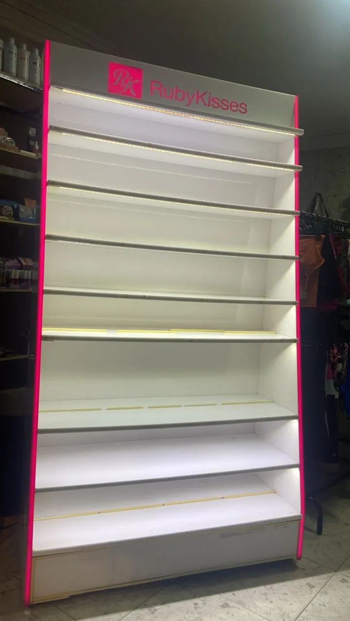 Estante de Organização para Loja - Ruby Kisses