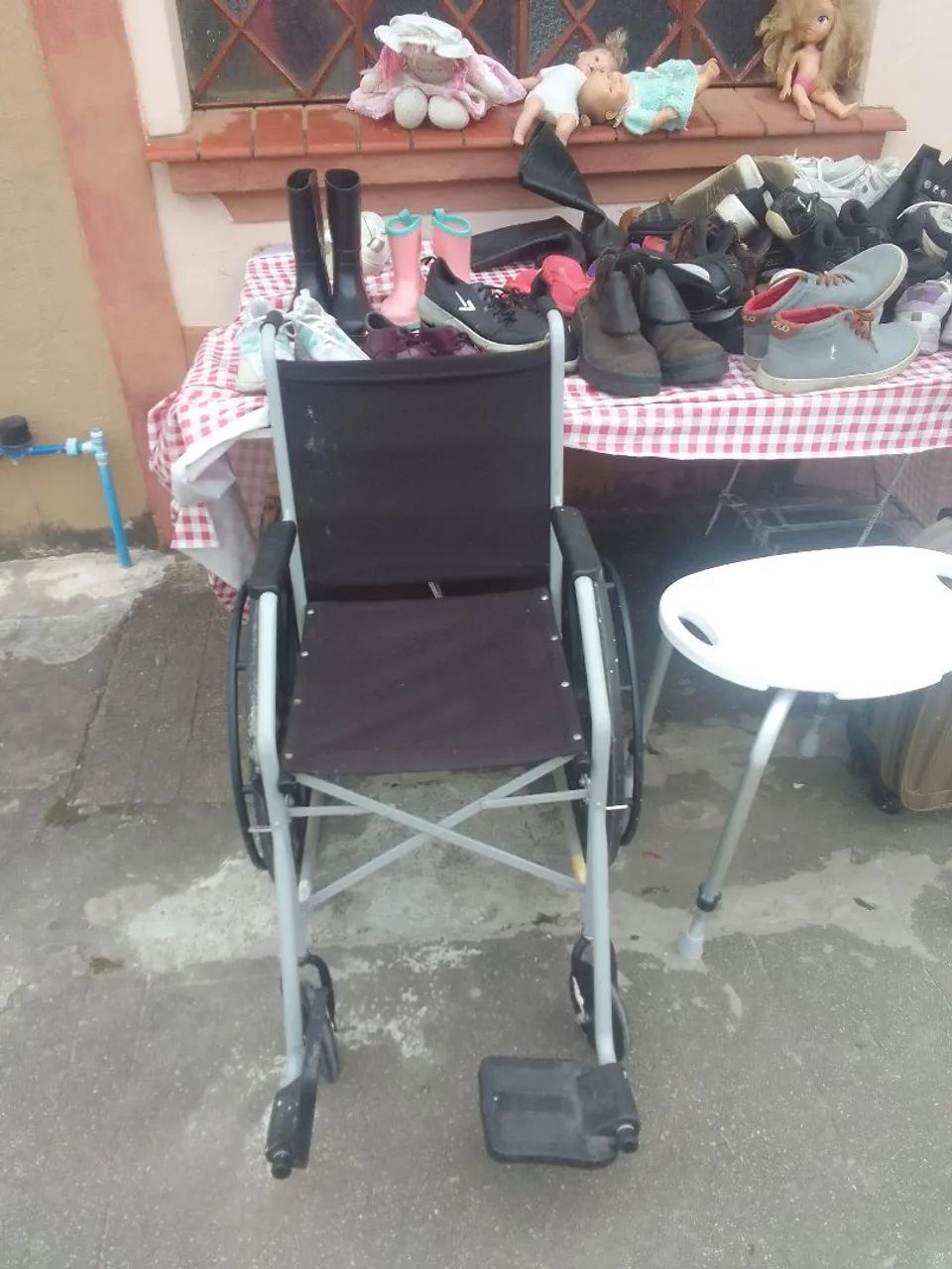 Vende se cadeira de roda semi nova