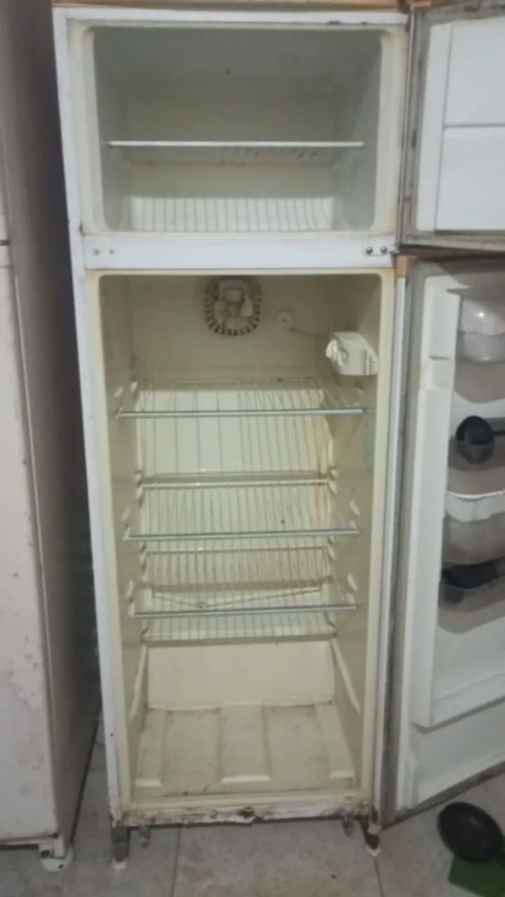 Vendo Geladeiras com defeito - Foto 4