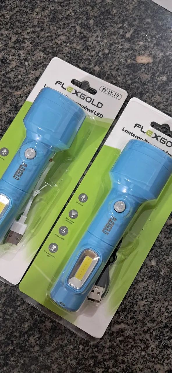 2 lanternas azul de boa iluminação 