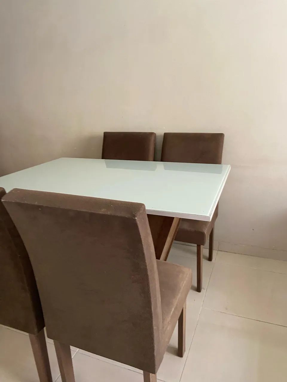 Vendo mesa de 4 cadeiras - Foto 4