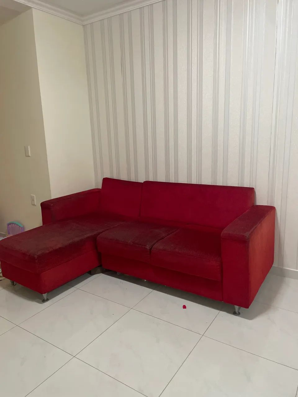 Sofá três lugares 