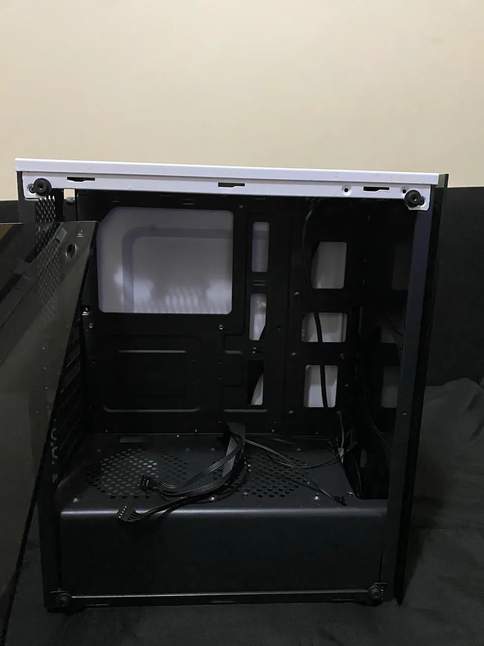 Gabinete Gamer Mid Tower branco com Lateral em Vidro Temperado - Foto 4