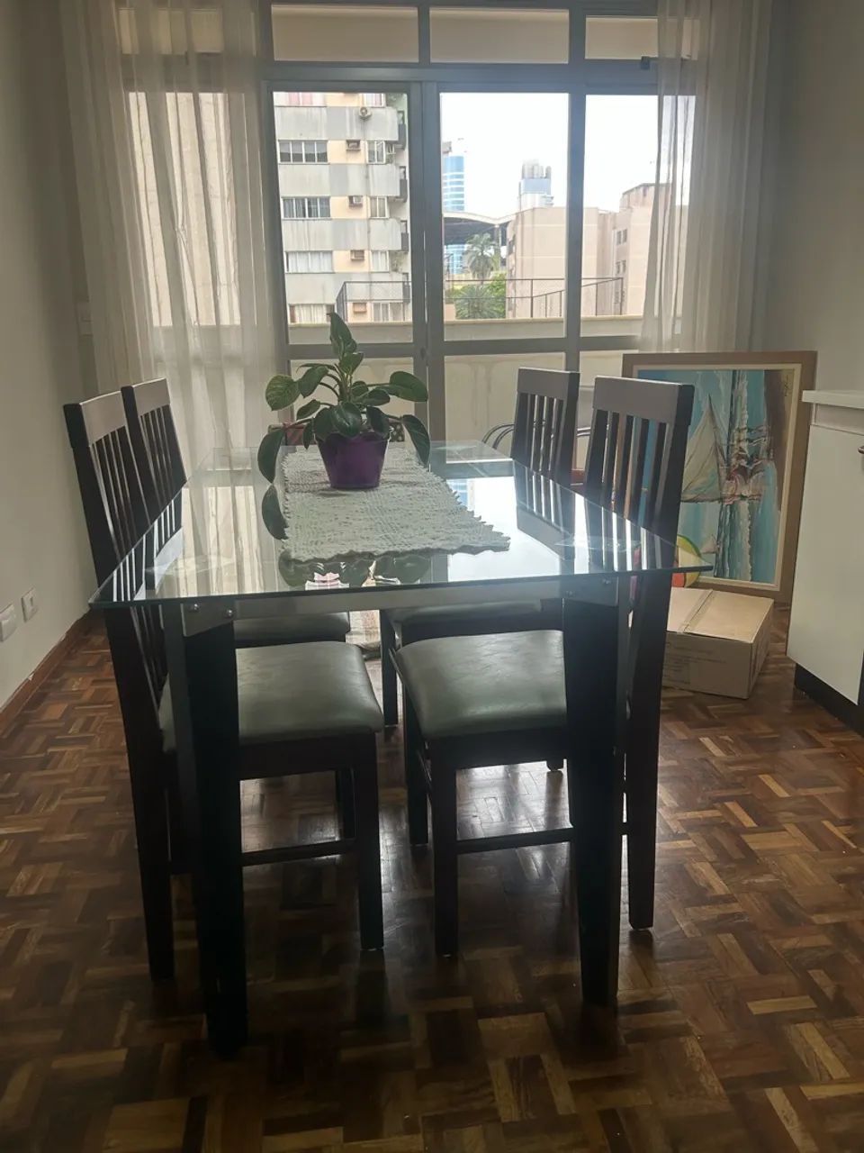 Linda mesa de jantar com 4 cadeiras - Foto 3