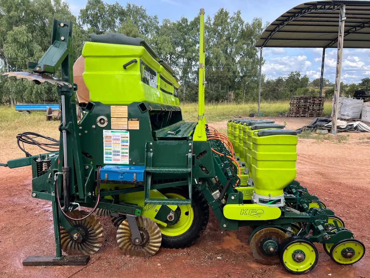 Plantadeira KF geração 4.500 - Tratores e máquinas agrícolas