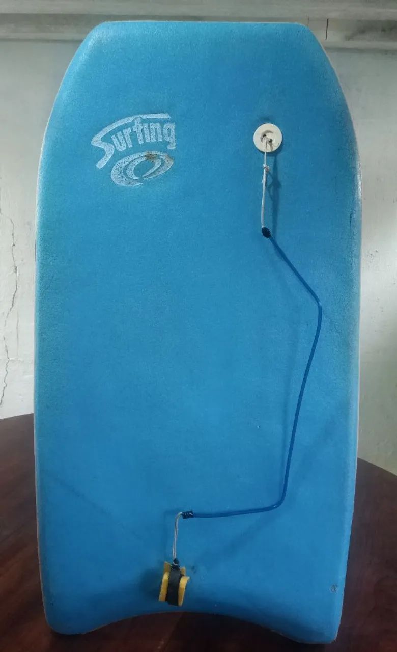 Prancha de surf pequena - em bom estado.