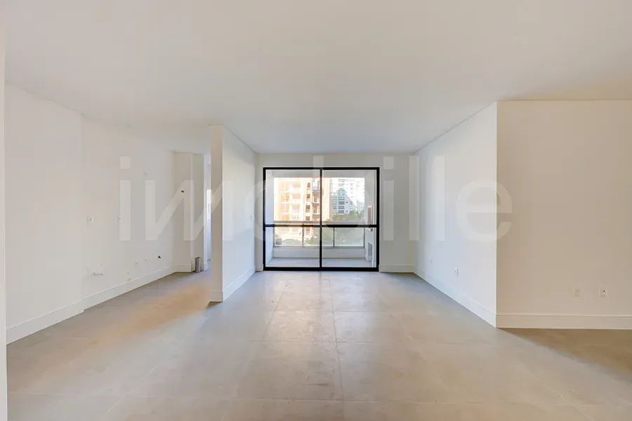 Apartamento no Edifício Ilha de Mauí na Praia Brava Itajaí. - Foto 2