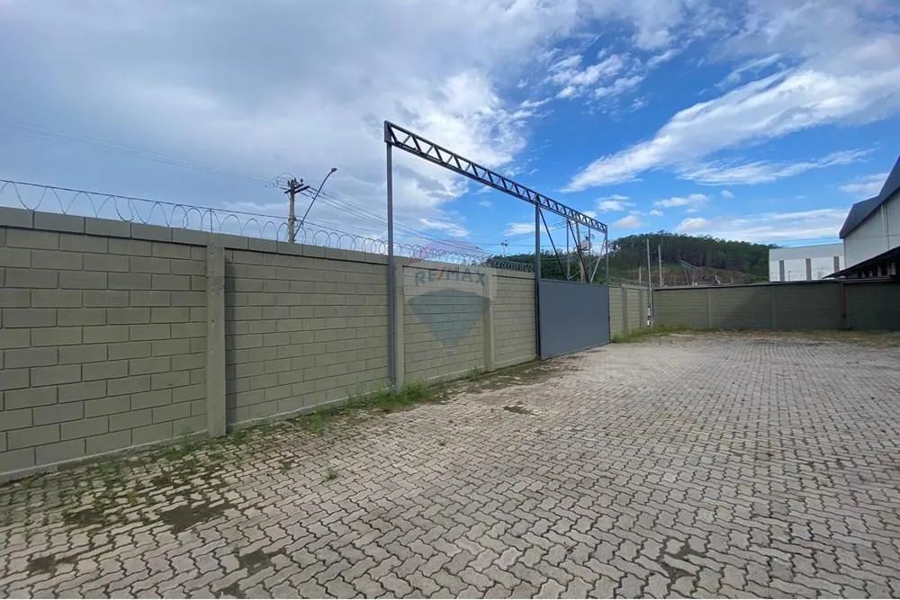 Galpão com 8 docas , 2000 m² - com AVCB - Distrito Industrial de Juiz de Fora - Pronto par - Foto 4