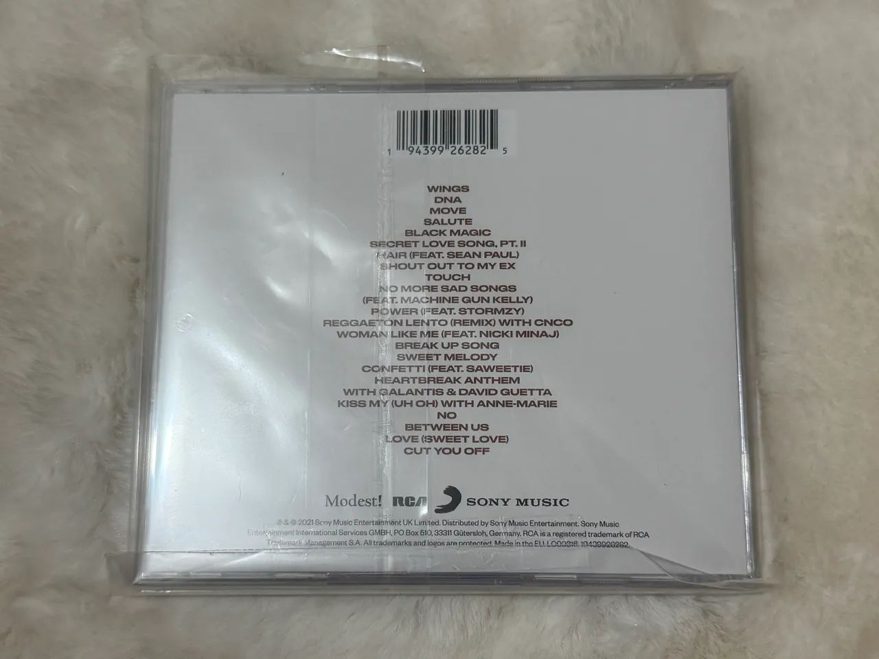 Little Mix - Between Us - CD - Autografado  - Foto 2