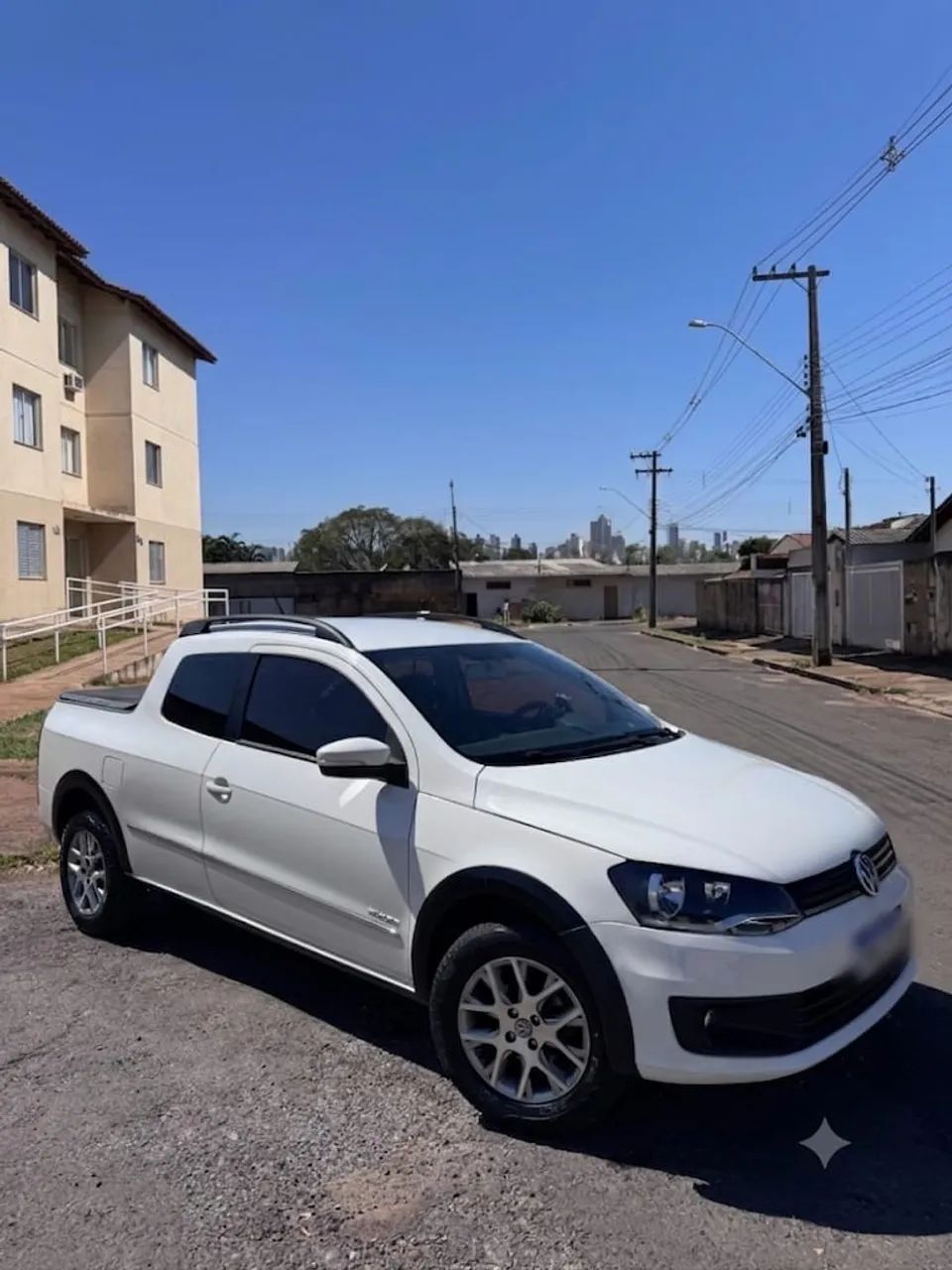 Volkswagen Saveiro Saveiro Highline 1.6 T. Flex 8V CD 2015