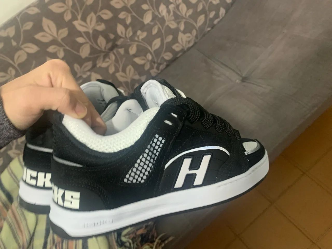 Tênis hocks bold