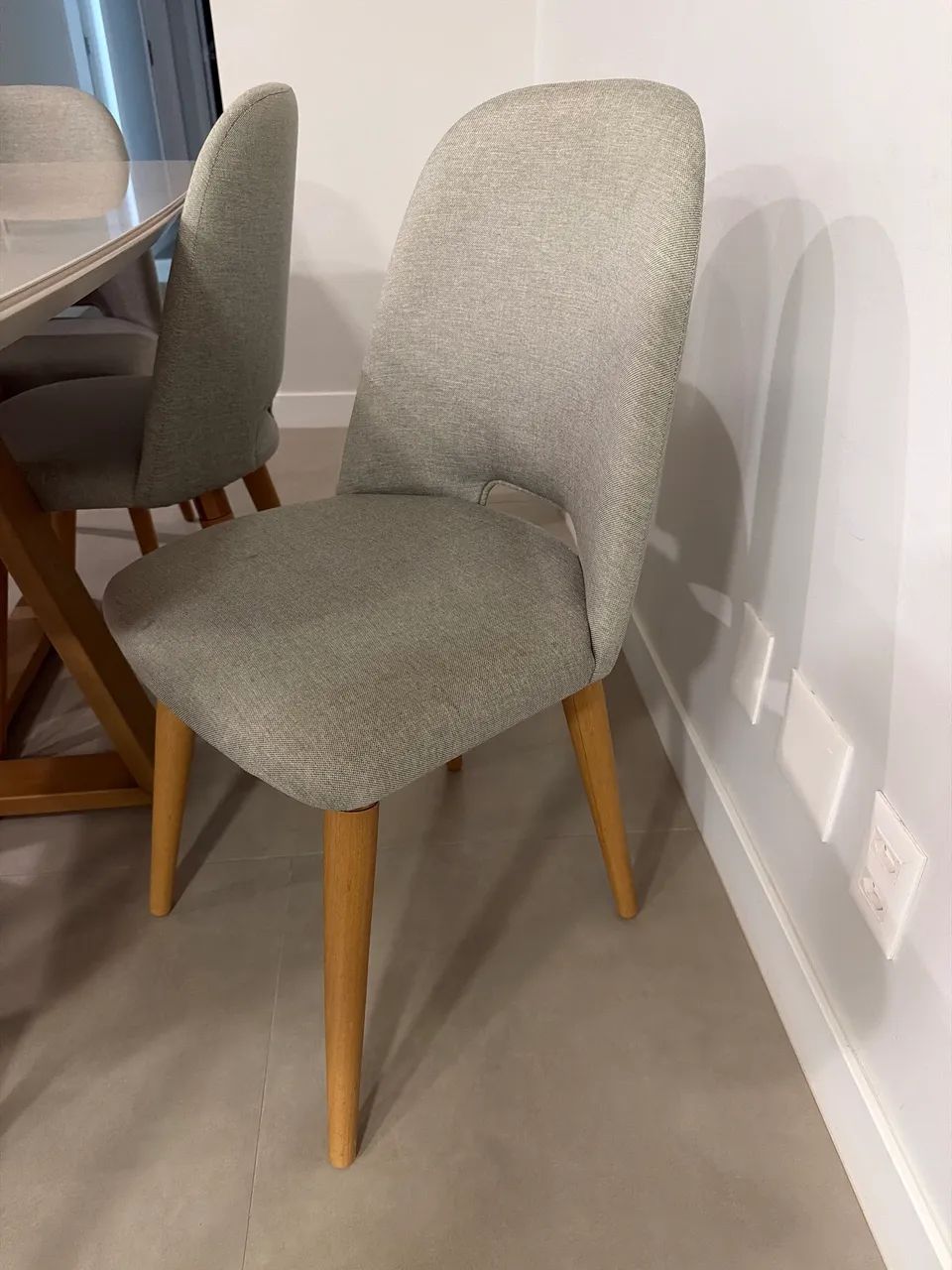 Mesa de jantar 6 lugares com cadeiras  - Foto 4