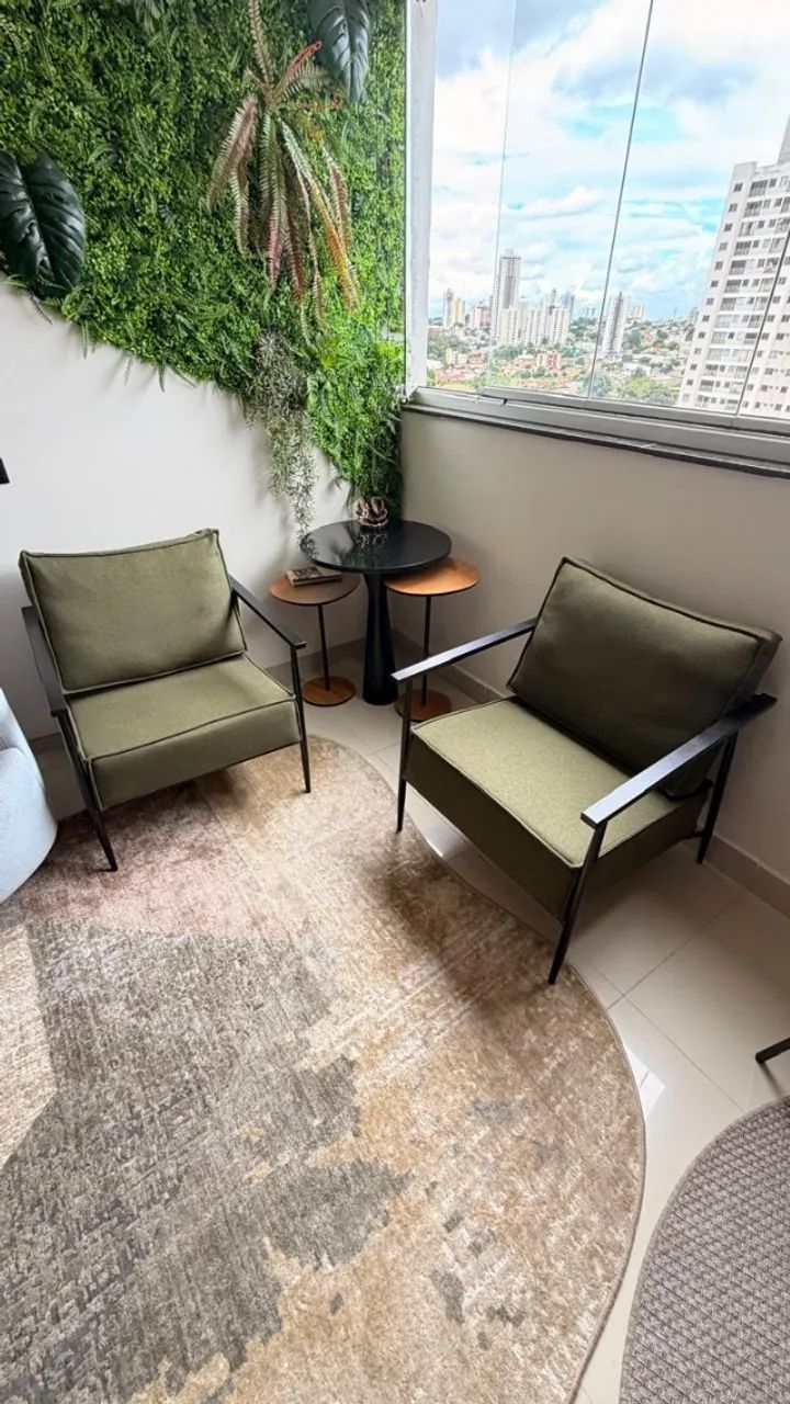Lindas Poltronas e sofá orgânico  
