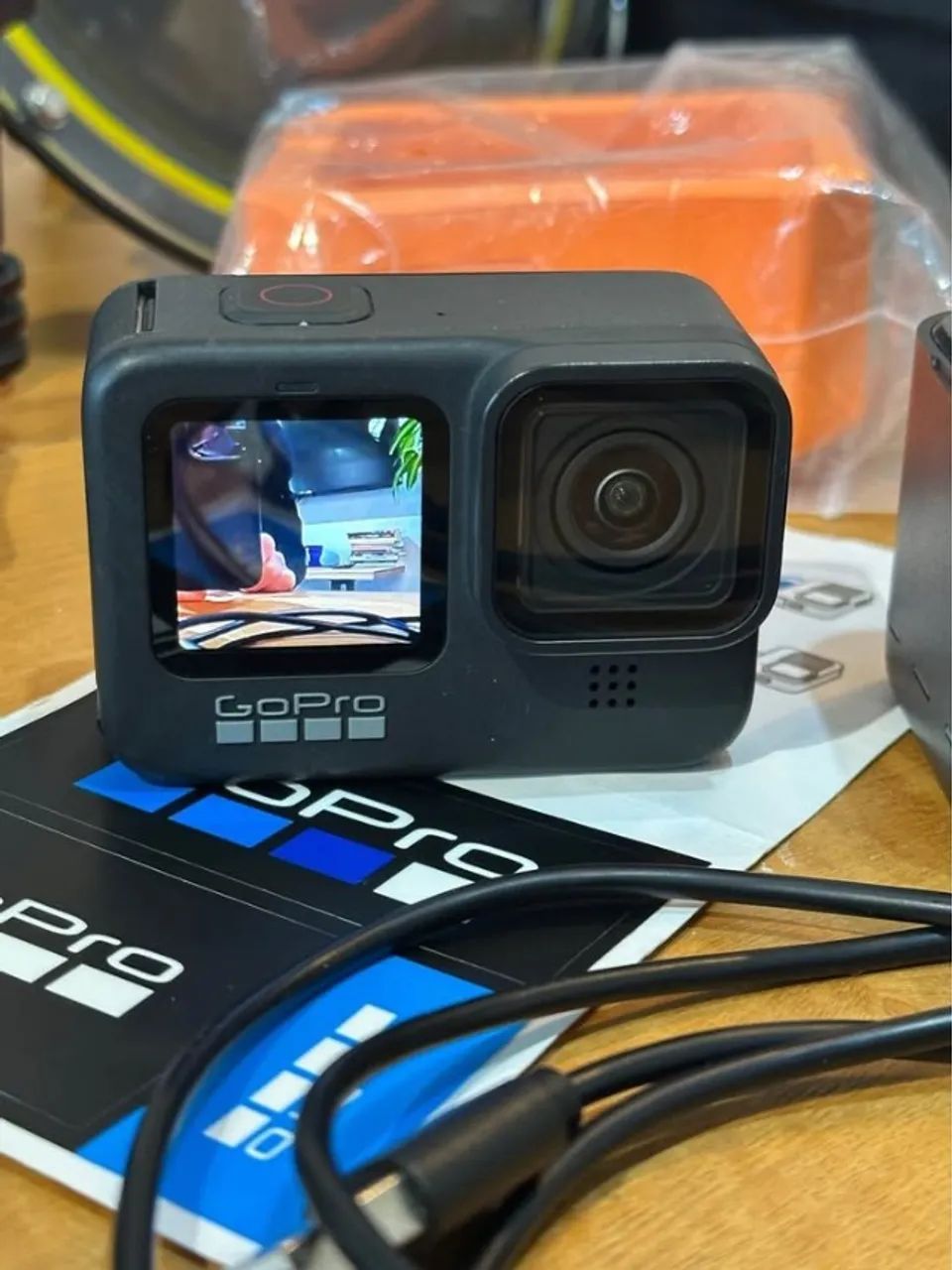 GoPro HERO 9 impecavél+Cartão 128+2bateria+carregador duplo+bastão selfie+case tanque+aces - Foto 2