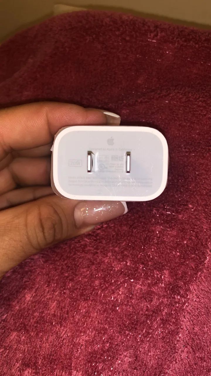 Carregador iPhone sem uso 