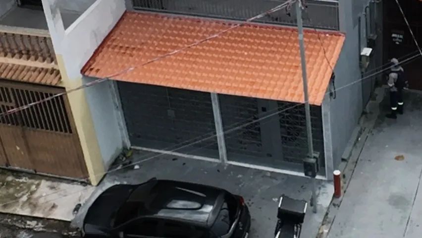 Casa térrea reformada, 3 quartos e garagem - Curió-Utinga
