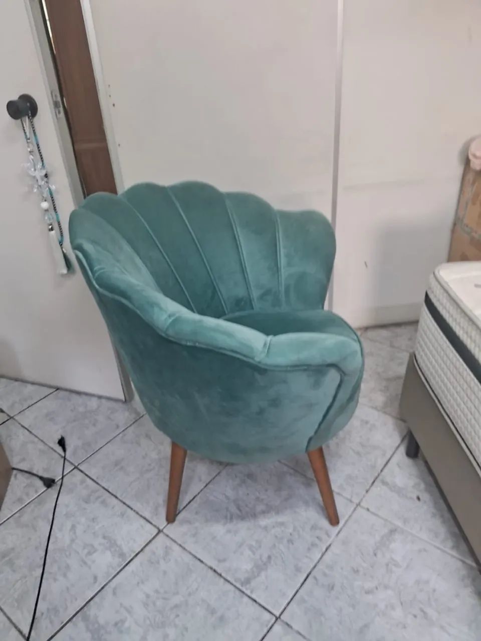 Poltrona de veludo verde - Foto 2