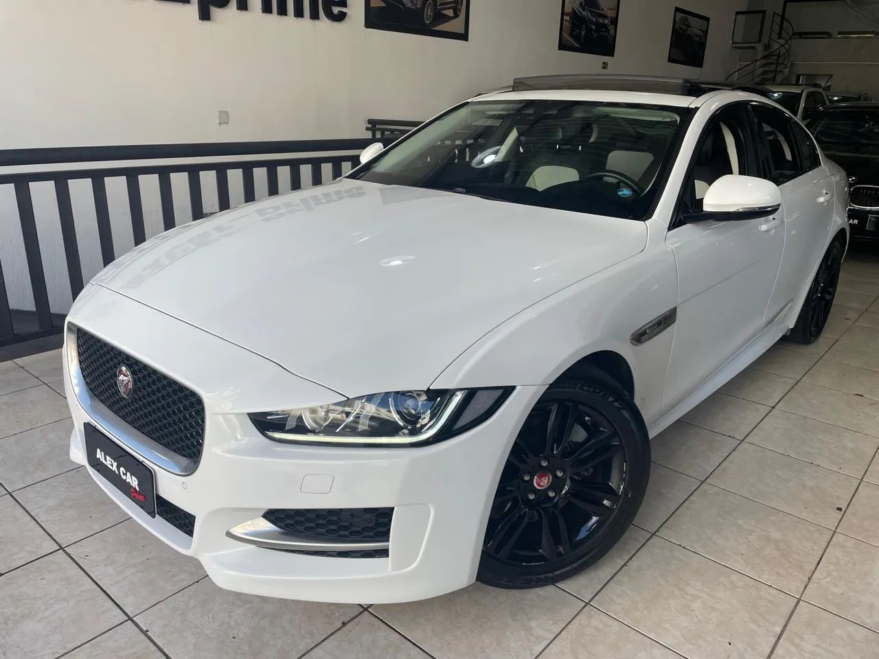 JAGUAR Xe XE 2.0 Turbocharged R-Sport Aut. 2017