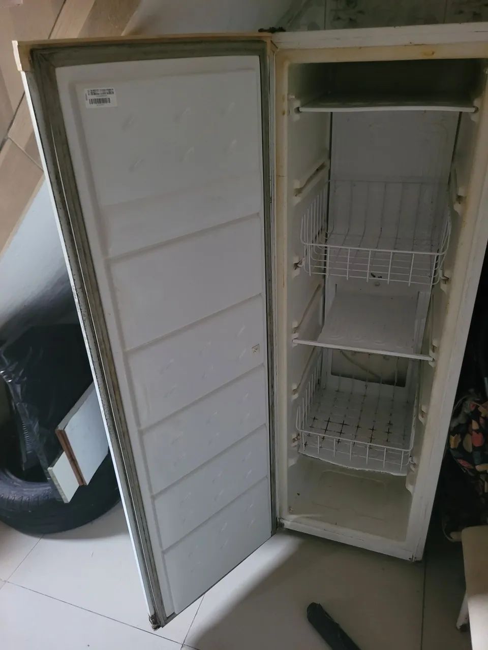 Freezer consul com defeito, vazamento no silindro - Foto 2
