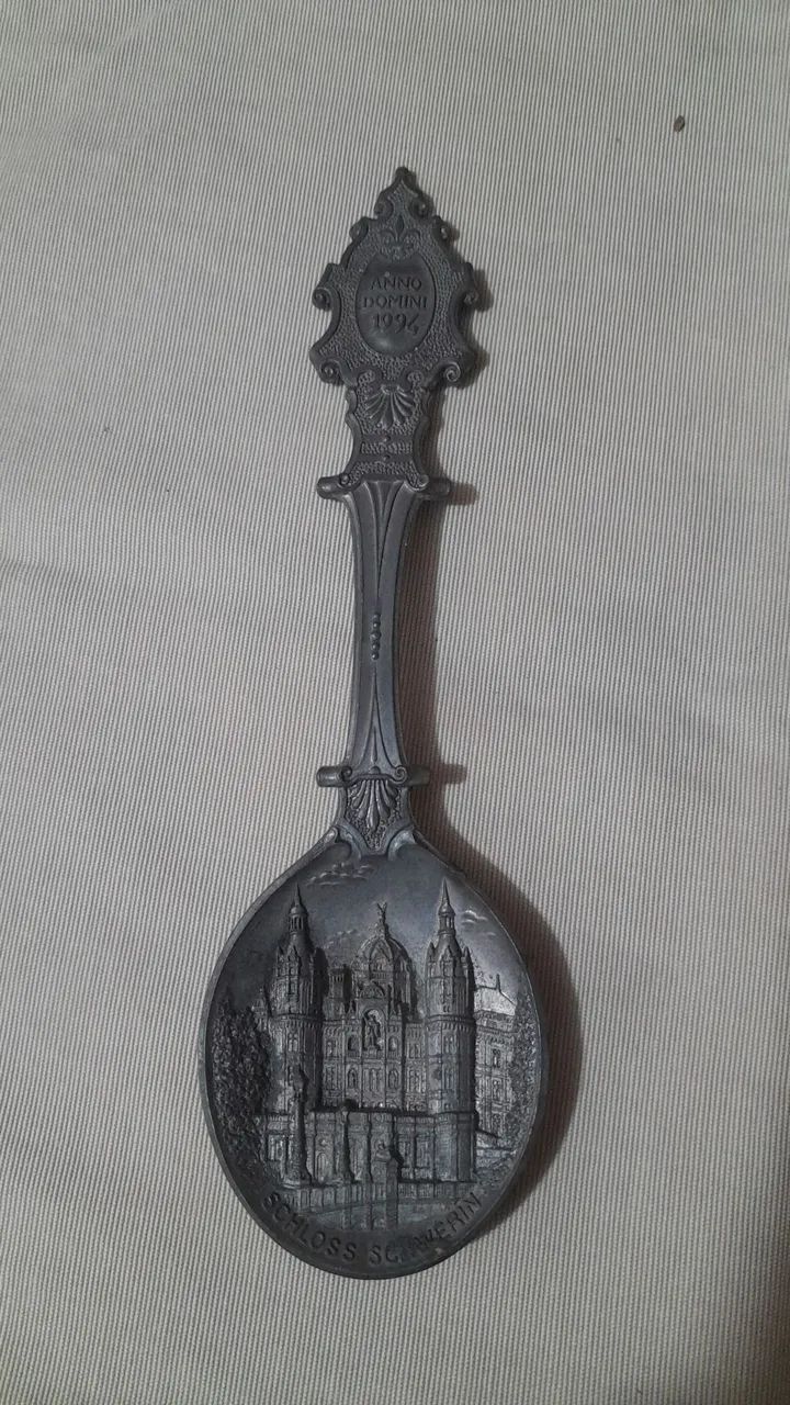 Colher decorativa de estanho origem Alemanha 